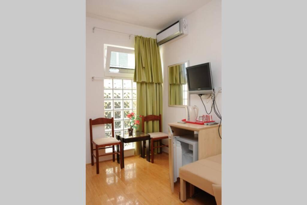 Bmv Room For 2-3 Persons Sveti Stefan Exterior photo